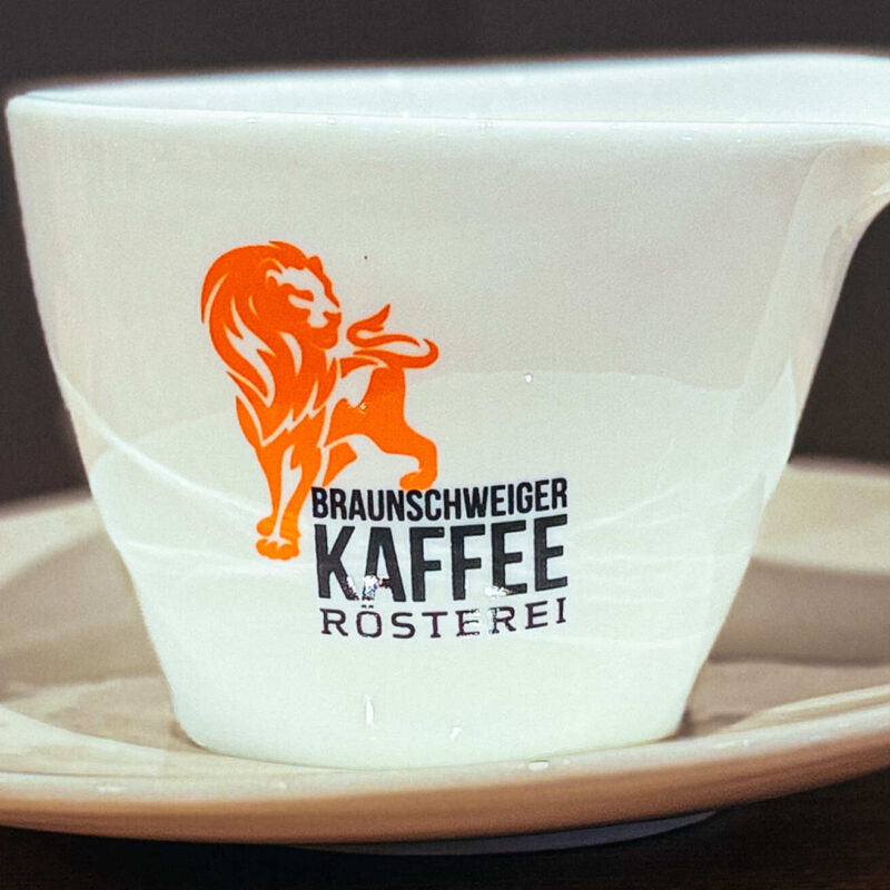 Cappuccino Tasse mit Untertasse